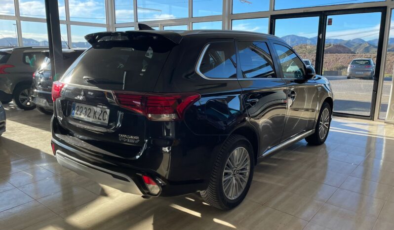 Mitsubishi Outlander PHEV full