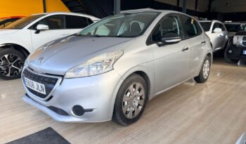 Peugeot 208 full