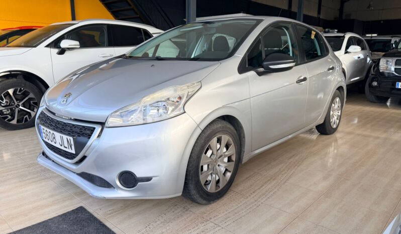 Peugeot 208 full