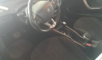 Peugeot 208 full