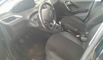 Peugeot 208 full