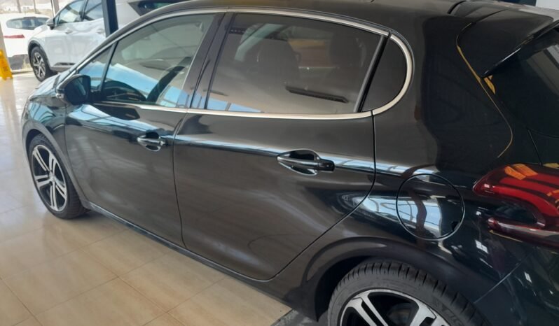 Peugeot 208 full
